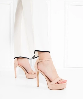 Жіночі босоніжки Fashion Sharoner 4006 39 розмір 25 см Молочний