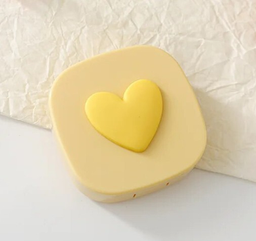Дорожный набор / контейнер Love для контактных линз с пинцетом, флаконом для жидкости и присоской, желтый (75654070)