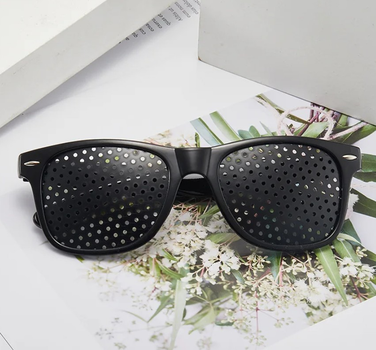 Перфорационные очки тренажеры Skatolly для коррекции зрения, винтажные в пластиковой оправе, цв. черный (75639171)