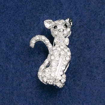 Брошь Котик из белых и розовых стразов, серебристый металл 37×21 мм, ida64038