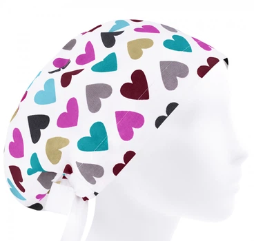 Медицинская шапочка женская HeadwearUniverse универсальная принт Сердечки разноцветные на белом
