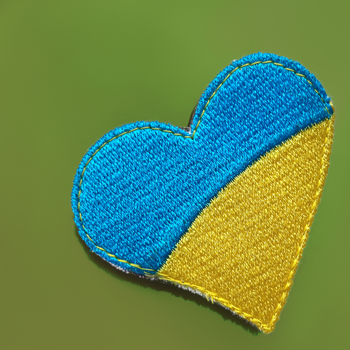 Шеврон нашивка на липучке IDEIA Флаг Украины Сердце вышитый патч 6 х 6.5 см 2 шт. (2200004269115)