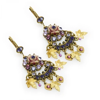 Вікторіанські сережки-підвіски з фіолетовими кристалами Swarovski від Michal Negrin