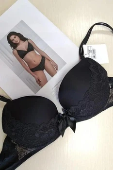 Бюстгальтер с кружевом "push-up" с формованной чашкой Jasmine SEAL II 1019k 80C Черный
