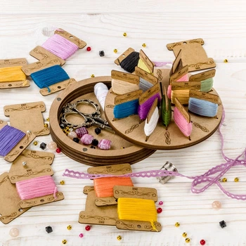 Шкатулка для рукоделия Wonderland Crafts + 18 бобинок FLZB(N)-050 (14*14*2.8см)