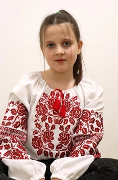 Вишиванка для дівчинки Piccolo Білослава Біла з червоною вишивкою 100% віскоза (штапель)| Розмір 98