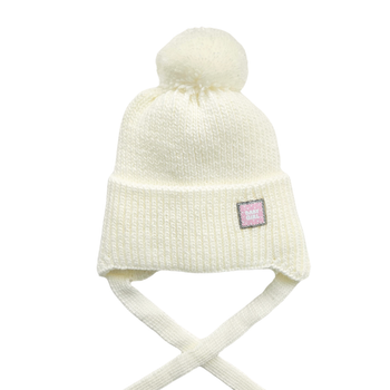 Дитяча шапка зимова для дівчинки 0-3 місяці новонародженої ОГ 38-40 см молочна в'язана на флісі із зав'язками відворотом ARC-154