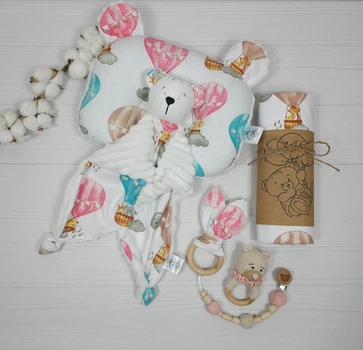 Набор для новорожденного: пеленка, подушка и игрушки a.l.babybox Воздушные шары Розовый