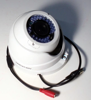 Видеокамера Hikvision DS-2CE5582P-VFIR3 б/у