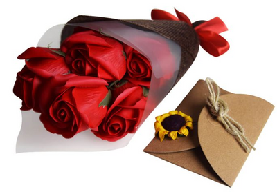 Коробка Mikamax чорна з червоною трояндою 22 см (8719481354275)