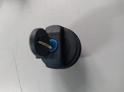 Кришка бензобака WISCO 1130011 VOLKSWAGEN GOLF PASSAT з ключем