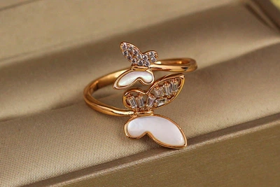 Кольцо Xuping Jewelry Две бабочки раздвижное 16 и больше золотистое