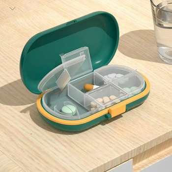 Таблетница с делителем для таблеток на 4 ячейки Cutter box, зеленая