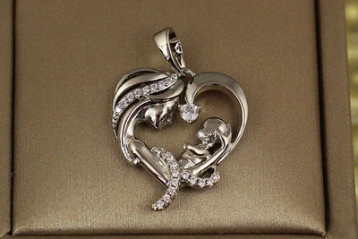 Кулон Xuping Jewelry мать и дитя с камнем в сердечке 2,2 см серебристый