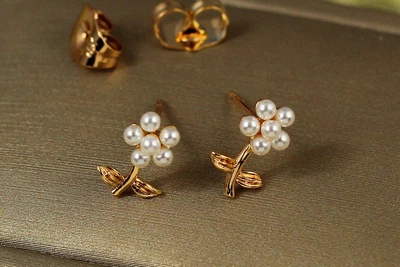 Сережки гвоздики Xuping Jewelry квіточки із перлинок 10 мм золотисті