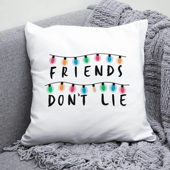 Плюшевая подушка Очень странные дела гирлянда Friends dont lie квадрат 35х35 см белая