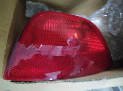 Фара протитуманна задня ліва DEPO 431-4001L-LD-UE FORD FOCUS 98-08