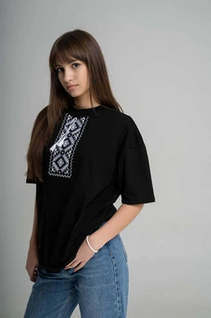 Чорна жіноча оверсайз футболка з геометричною вишивкою Melanika "Низина" XXL-3XL