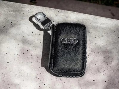 Ключница с карабином для автомобильного ключа Audi