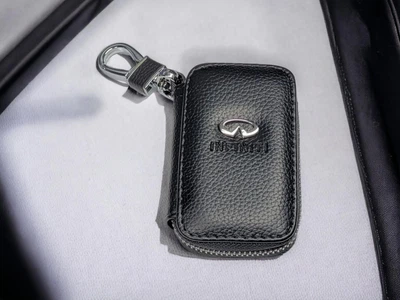 Ключница с карабином для автомобильного ключа Infiniti