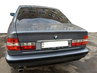 Хромированная накладка над номером (нержавеющая сталь) для BMW 5 серии E34 (1988-1995 годов.)