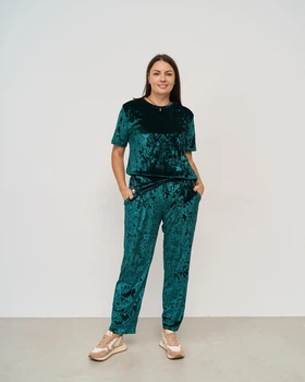 Комплект женский cо штанами велюровый Nicoletta 87908в 2XL Зеленый