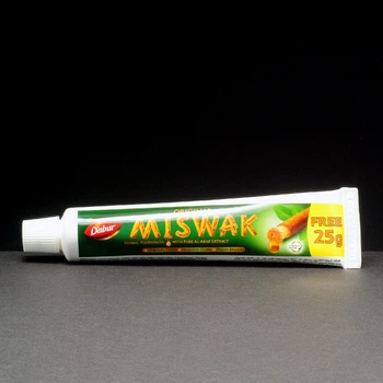 Відбілююча зубна паста Місвак Трав'яний Дабур Miswak Dabur 75 г