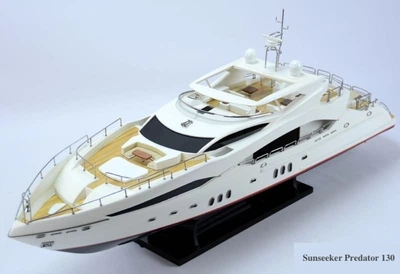 Модель яхты Sunseeker Predator 130