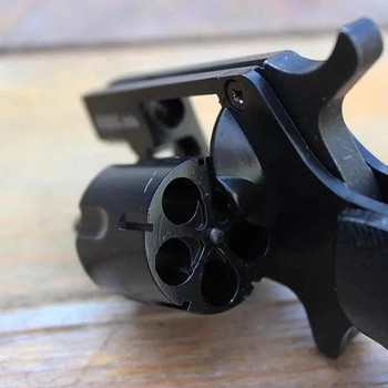 Стартовый шумовой револьвер Core Ekol Arda Black ( Револьверный 8 мм)