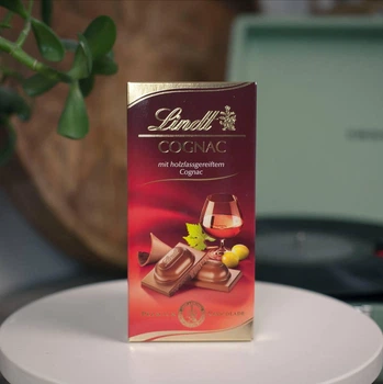 Шоколад Lindt Cognac с жидким наполнителем коньяк 100 гр