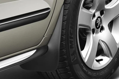 Брызговики на Peugeot 3008 09-17 передние Пежо 3008 АМ0032558