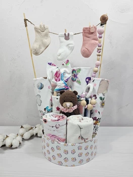 Букет подарков для малышей с пледом пеленками и аксессуарами a.l.babybox Бабочки