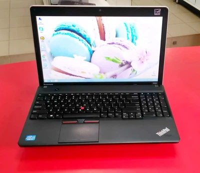 Ноутбук Lenovo ThinkPad Edge E530 15.6" Intel Core i3 2.5 GHz 4 GB RAM 320 GB HDD Black Б/У