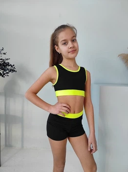 Спортивные шорты и топ для гимнастики Оливия, черный с желтым поясом, рост 110