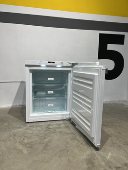 Вбудована морозильна камера Miele FN 30402 I Б/В