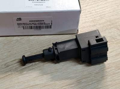 Датчик включения стоп сигнала AKUSAN K03W009AKN (4 контакта) AUDI, FORD GALAXY, SKODA OCTAVIA 95->