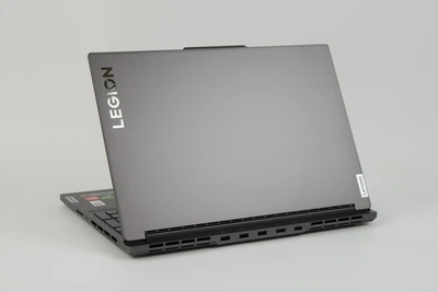 Игровой ноутбук Lenovo Legion Slim 7 16APH8 R7-7840HS / 32GB / 1TB / RTX 4060 16" WQXGA 240Hz