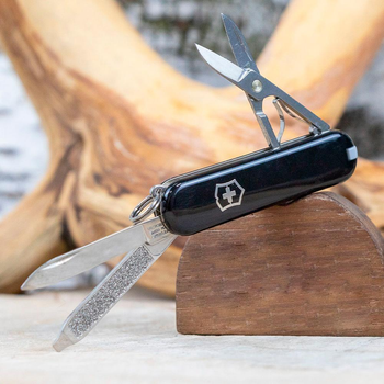 Складной нож-брелок VICTORINOX Classic Dark Illusion 7 функций 4 см, нержавеющая сталь X50CrMoV15