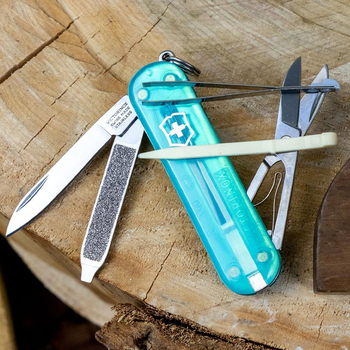 Складаний ніж-брелок VICTORINOX Classic Tropical Surf 7 функцій 4 см, нержавіюча сталь X50CrMoV15