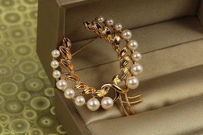 Брошка Xuping Jewelry Перлинова подкова 4,5 см золотиста