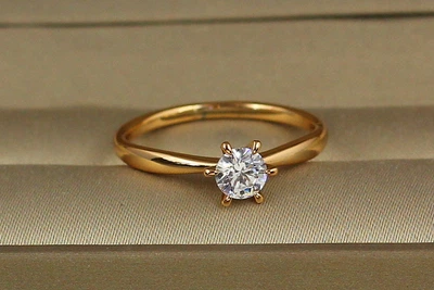 Кольцо Xuping Jewelry Камень в шестигранной оправе 5 мм р 18 золотистое