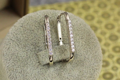 Сережки Xuping Jewelry квадратна доріжка камені посередині 2.7 см сріблясті