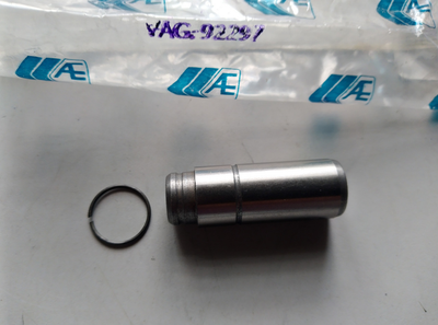 Напрямна втулка впускного клапана AE VAG92297 OM601-603