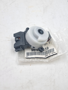 Оригинальная группа замка зажигания контактная MB903639 L200, Л200