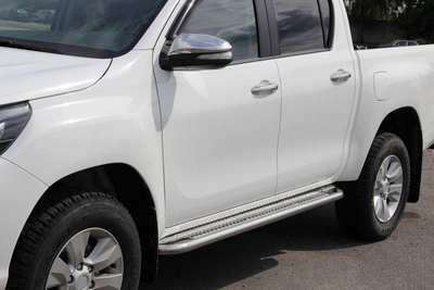 Боковые пороги KB001 (нерж) 60 мм для Toyota Hilux 2015- гг