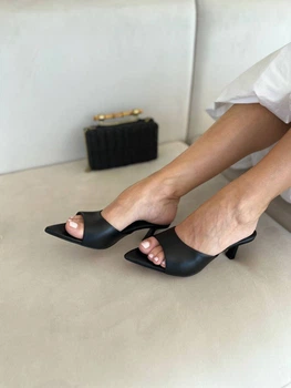 Шлепанцы женские ShoesBand Черные натуральная кожа на каблуке 39 (25 см) (S85221)