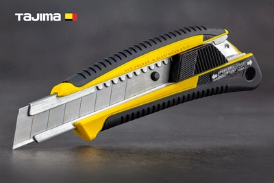 Нож строительный сегментный TAJIMA LC560B 18 мм автоматический фиксатор 1101-0214