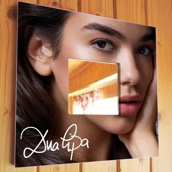 Зеркало "Певица Дуа Липа. Dua Lipa" для фанатов, поп музыка, украшение интерьера в спальню, кафе, караоке