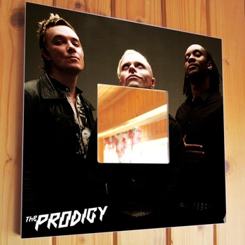 Декоративное зеркало "Группа The Prodigy" подарок для фанатов рейва, электронной музыки, декор