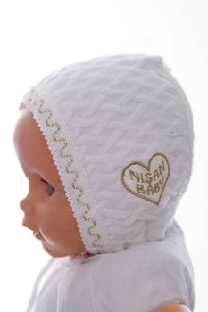 Шапка для дівчинки в'язана Серце біле 3м+ (36666)